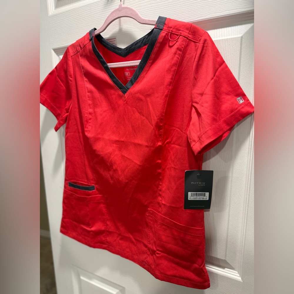 Matrix by Maevn Women’s Scrub Top Red Black V-Neck Size Small NWT - Picture 3 of 10